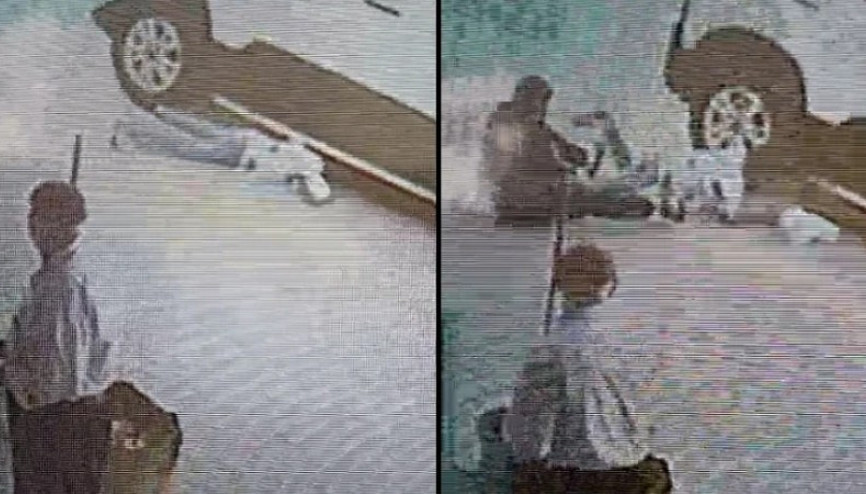 Aracın altına topunu almak için giren çocuk, son anda kurtarıldı Aracın altına topunu almak için giren çocuk, son anda kurtarıldı