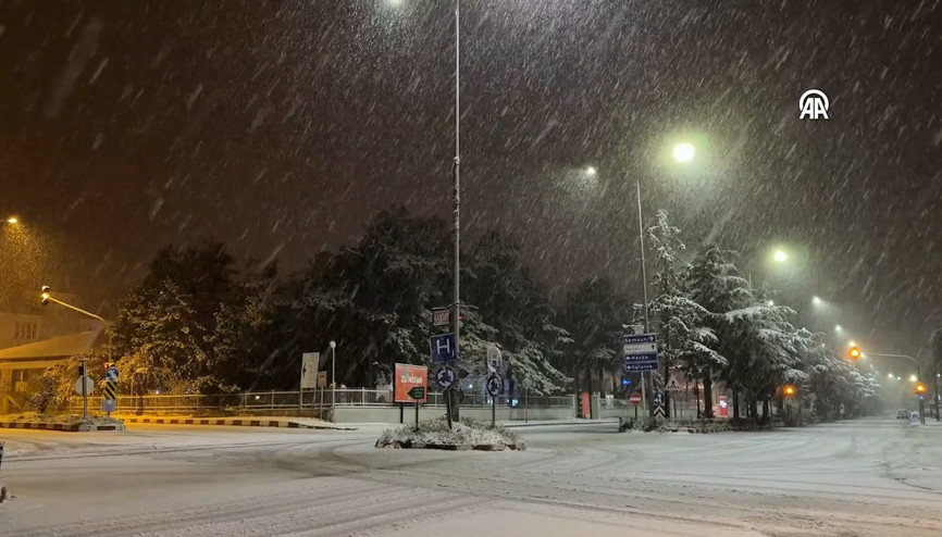 Ladikte kar yağışı etkili oldu