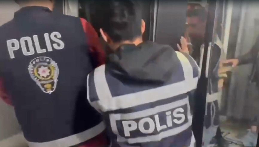 50 yıl hapis cezası var... Firari hükümlü saklandığı gardıropta yakalandı