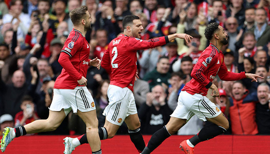 Manchester United, Liverpoolu puansız yolladı