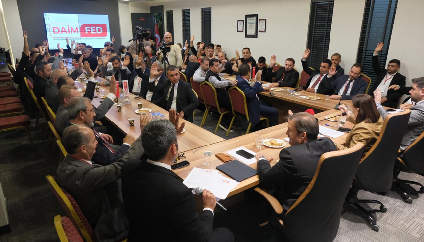 Başkan Karslıoğlu güven tazeledi Başkan Karslıoğlu güven tazeledi