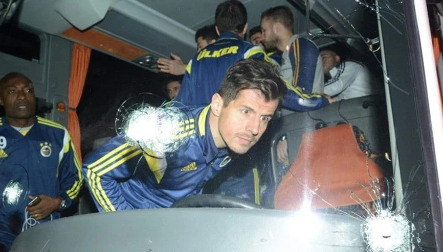 AYMden Fenerbahçe takım otobüsüne saldırıya ilişkin başvuruya ihlal yok kararı AYMden Fenerbahçe takım otobüsüne saldırıya ilişkin başvuruya ihlal yok kararı