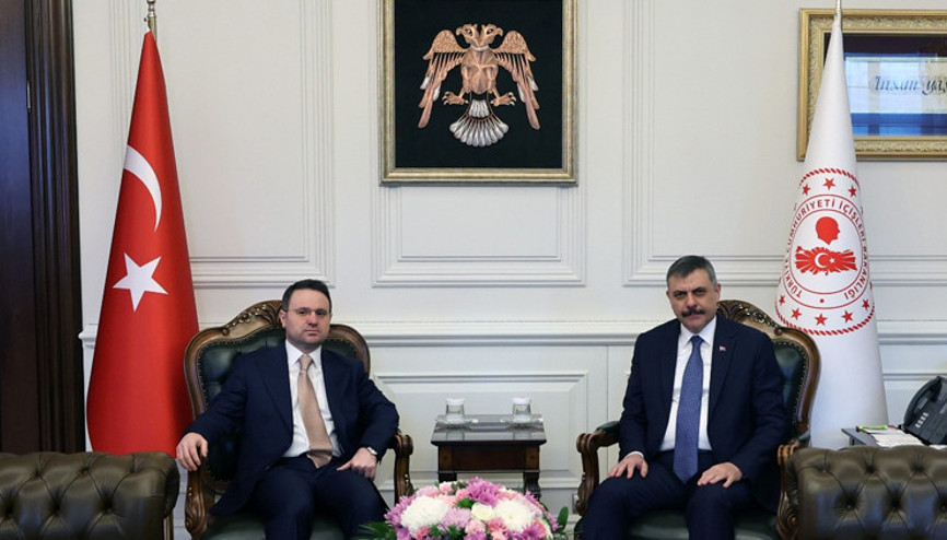 Bakan Gürlekten Bakan Çiftçiye ziyaret