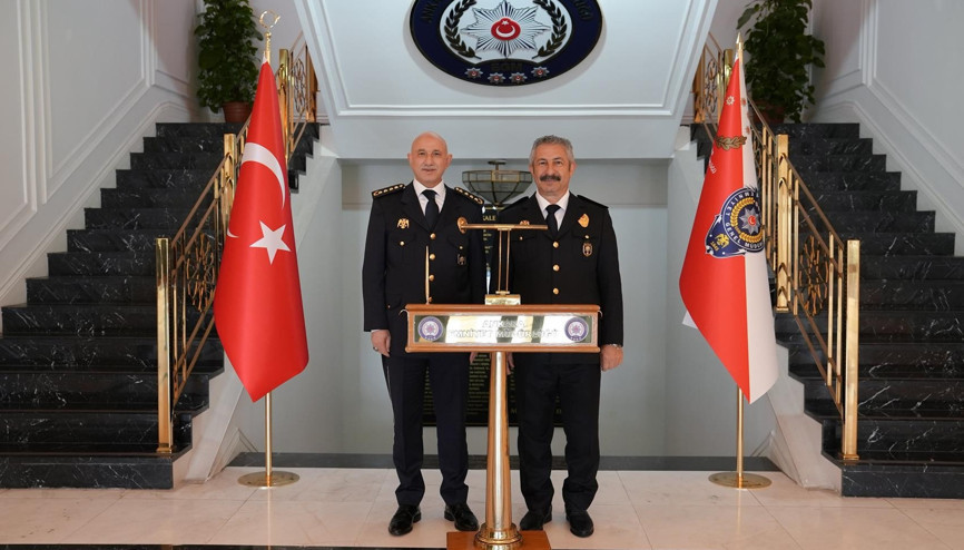 Maksut Yüksek görevi Engin Dinç’ten devraldı