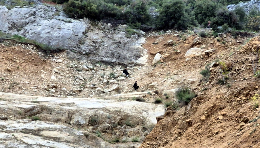 Dağlık alanda mahsur kalan 2 çocuk kurtarıldı