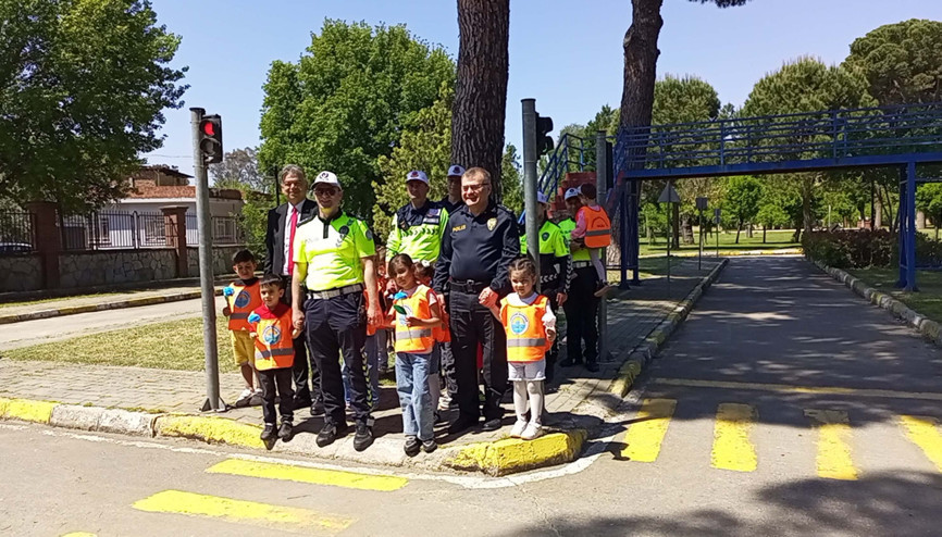 Nazillide anaokulu öğrencilerine trafik eğitimi verildi