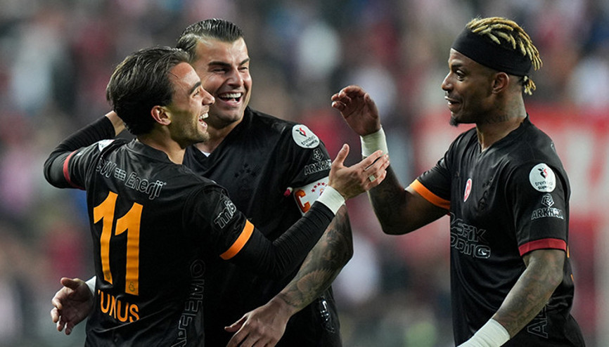 Lider Galatasaray, Antalyaspor maçında şampiyonluğunu ilan etmek için mücadele verecek