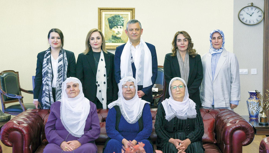 Barış Annelerinden Özgür Özel’e ziyaret