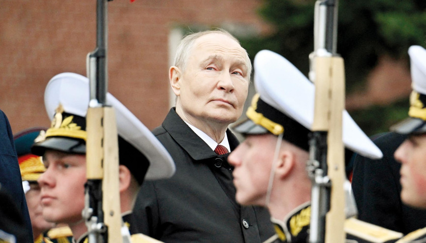 Ateşkes tuttu Ukrayna vurmadı… Putin’den Kızıl Meydan’da ‘savaş sürecek’ mesajı