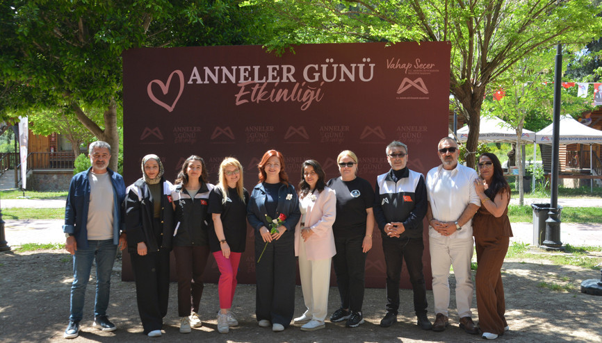 Mersin’de şehit annelerine özel program Mersin’de şehit annelerine özel program