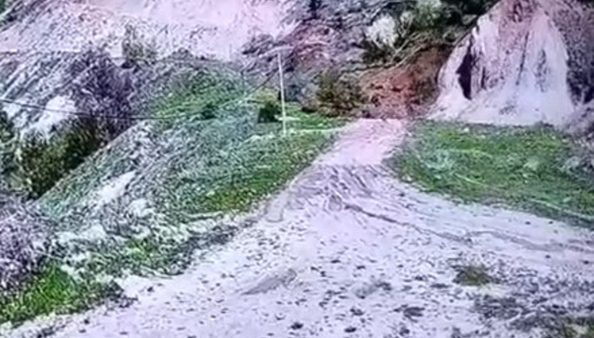 Tokat’ta toprak kayması kamerada