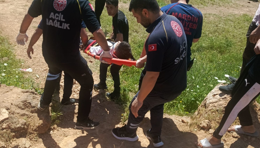 Mardin’de kayalıklardan düşen çocuk yaralandı