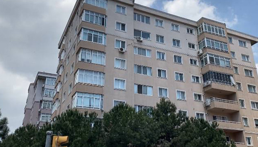 İstanbulda koca dehşeti: Filizi 10 bıçak darbesiyle ağır yaraladı