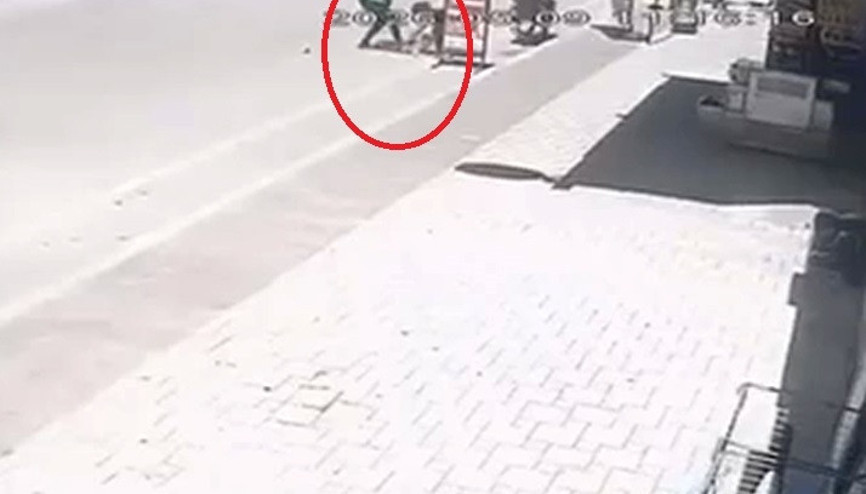 Çocuğunu sokakta darbeden anne, adli kontrolle serbest bırakıldı Çocuğunu sokakta darbeden anne, adli kontrolle serbest bırakıldı