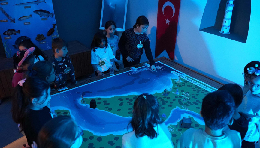 Çocuklar, Çanakkalenin derinliklerini keşfetti