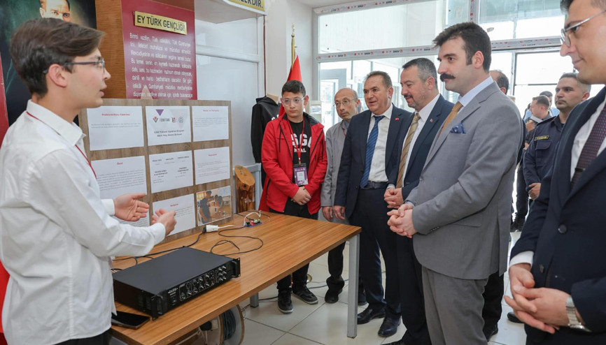 Sandıklıda TÜBİTAK 4006 Bilim Fuarı