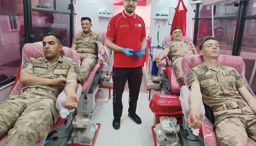 Kiliste kan bağışı kampanyasına jandarmadan destek