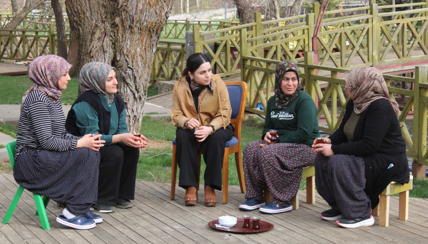 Depremzede kadınlar, kooperatifle hayata yeniden tutunuyor