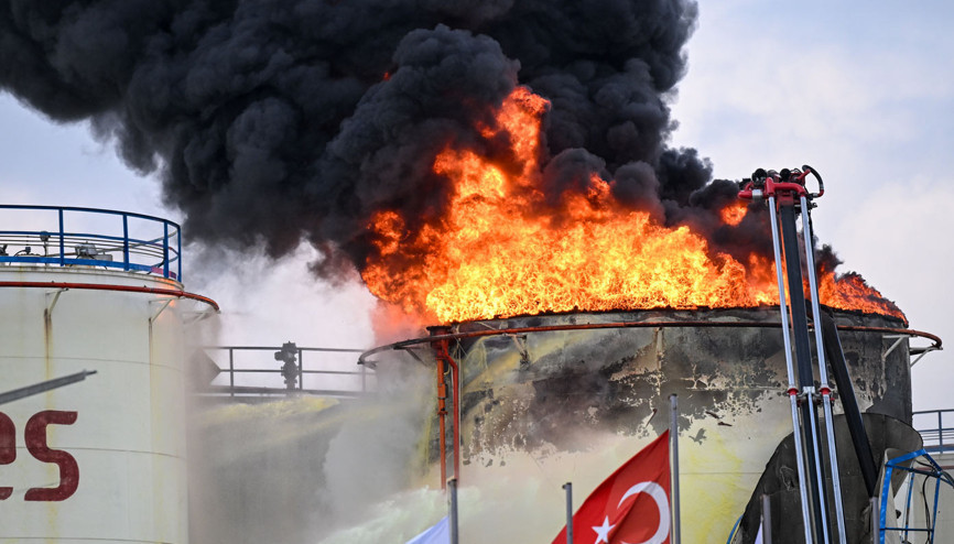 Mersin’de yağ fabrikasında yangın: 1 işçi hayatını kaybetti