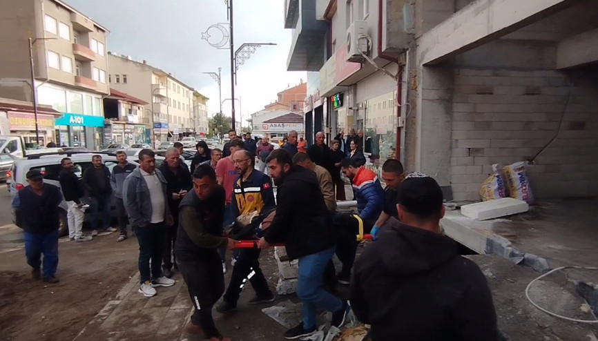 Asansör boşluğuna düşen kadın yaralandı