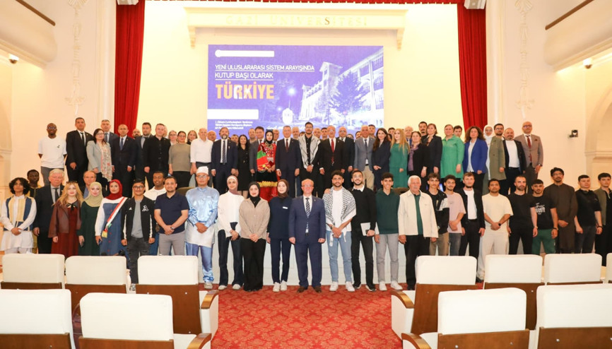 Gazi’de dış politika söyleşisi