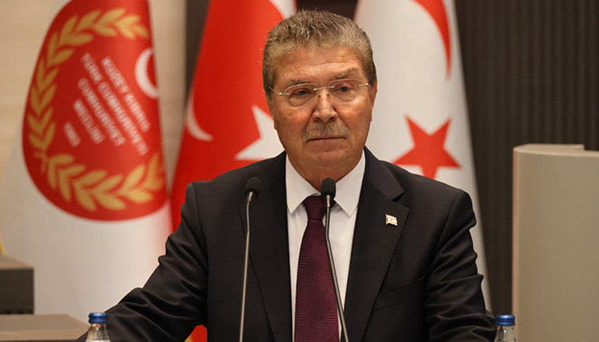 KKTC Başbakanı Üstelden Türkiyeyi hedef alan GKRY lideri Hristodulidise sert tepki