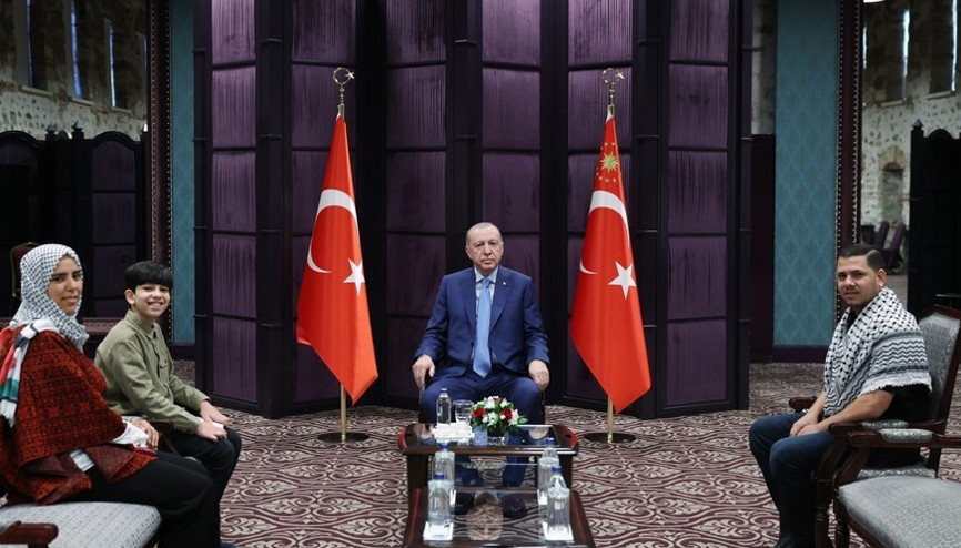 Cumhurbaşkanı Erdoğan, Gazzeli Ebu Cezer ve ailesini kabul etti