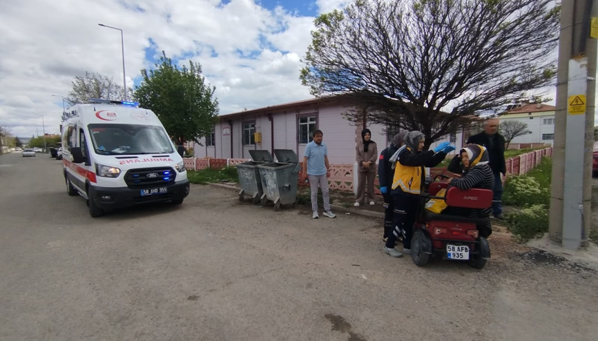 Şarkışlada otomobil ile üç tekerli elektrikli motosiklet çarpıştı: 1 yaralı