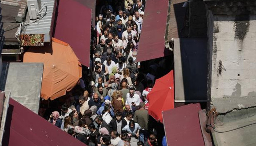 İstanbulda her tatil gününde değişmeyen manzara: Adım atmak dahi imkansız hale geldi