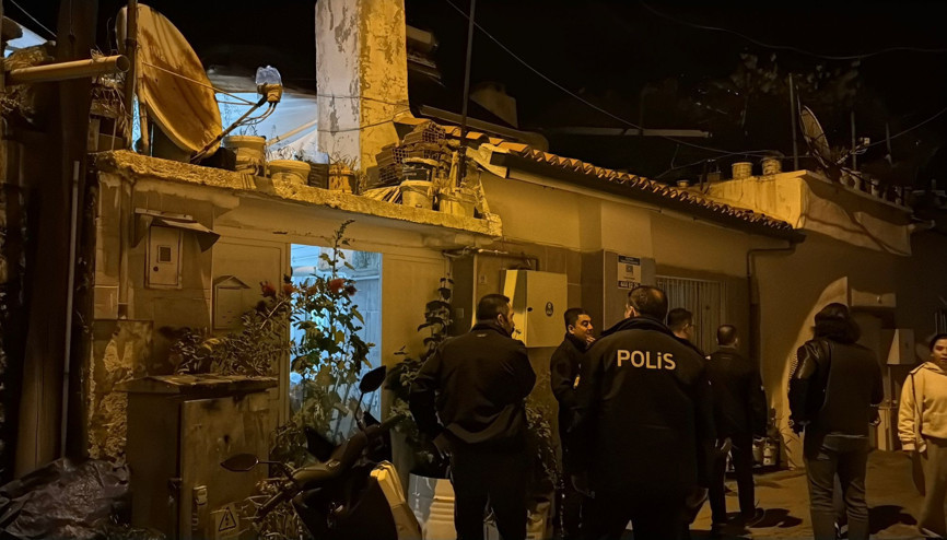 Evde çakmak gazı patladı: 3 yaralı Evde çakmak gazı patladı: 3 yaralı