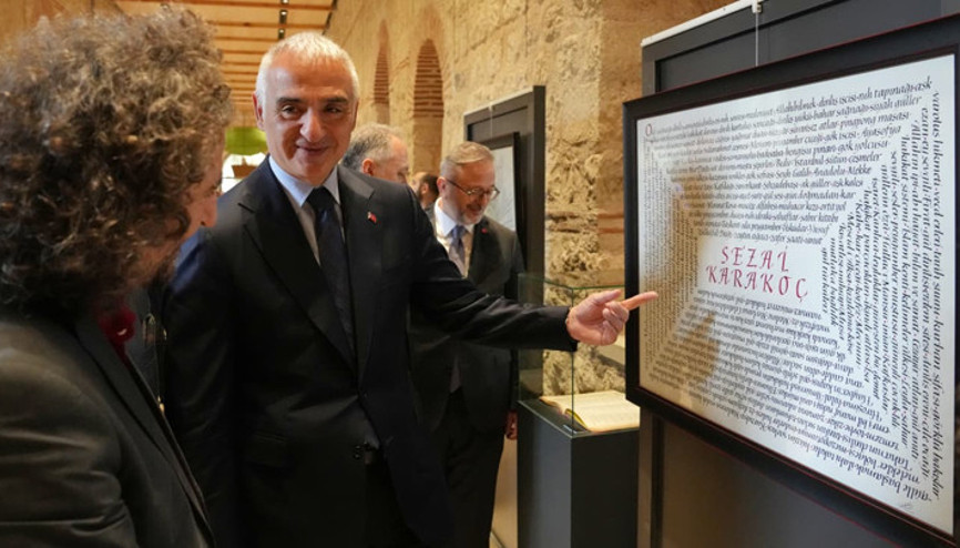 Karakoç’un gizli arşivi ilk kez ortaya çıktı Daha önce hiç görülmemiş belgeler ilk kez sergileniyor Karakoç’un gizli arşivi ilk kez ortaya çıktı Daha önce hiç görülmemiş belgeler ilk kez sergileniyor