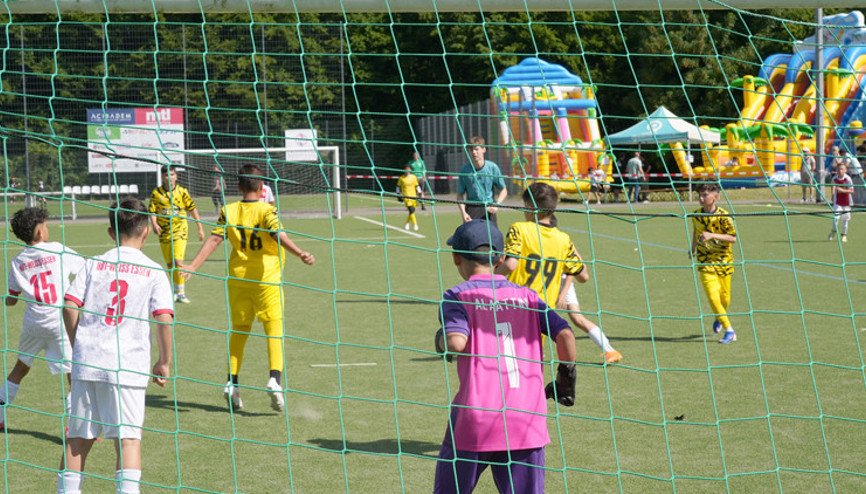 Essen Başkonsolosluğu’nun 60. Yıl Futbol Turnuvası coşkuyla başladı