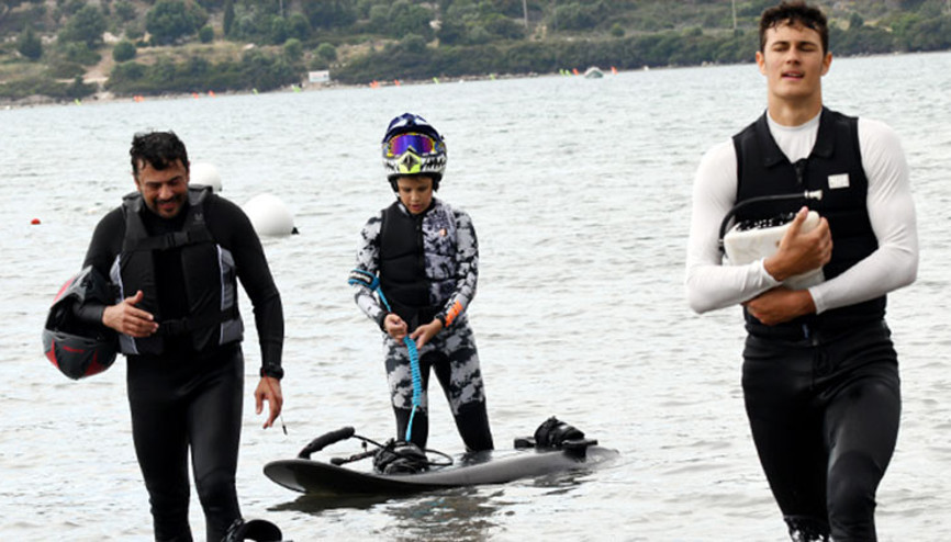 Altuğ erkeklerinin Çeşme çıkarması