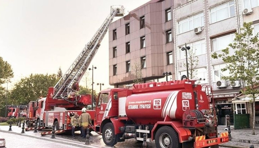 Bina tahliye edildi… Otel odasında korkutan yangın