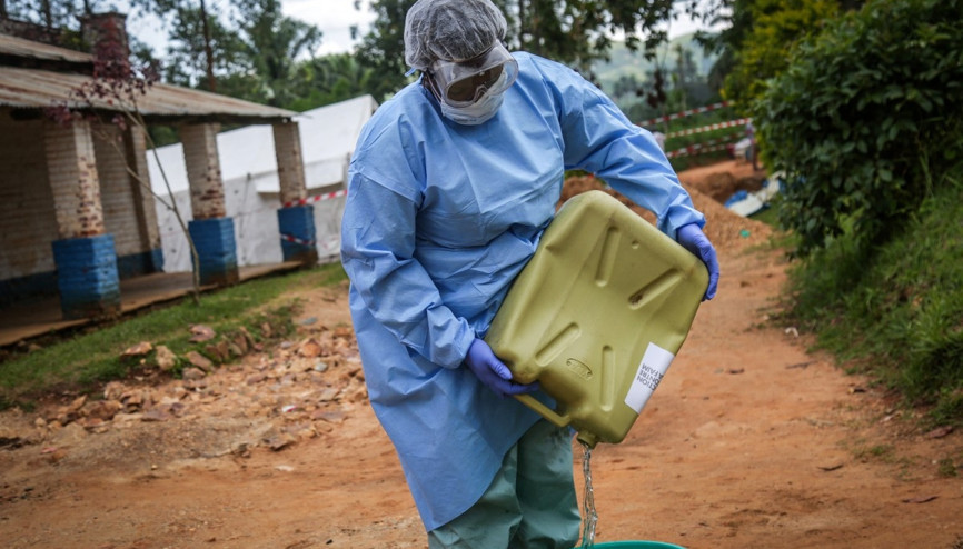 Cehennem üçgeninde ebola: Savaş, fon kesintileri ve aşısız virüs ‘En kötü senaryo’ gerçek oldu
