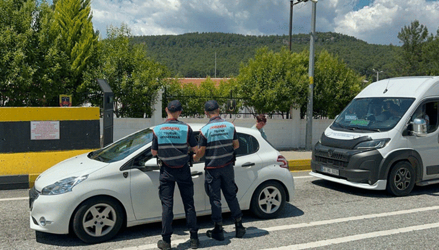 Kurban Bayramı tatili için Marmaris ve Datçaya toplam 40 bin araç girişi oldu Kurban Bayramı tatili için Marmaris ve Datçaya toplam 40 bin araç girişi oldu