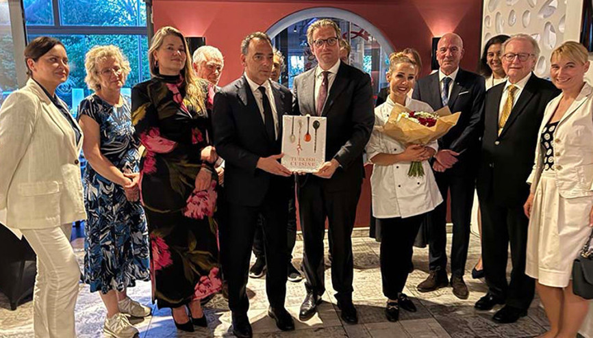 Düsseldorf’ta asırlık lezzetlerin tadı damaklarda kaldı Düsseldorf’ta asırlık lezzetlerin tadı damaklarda kaldı
