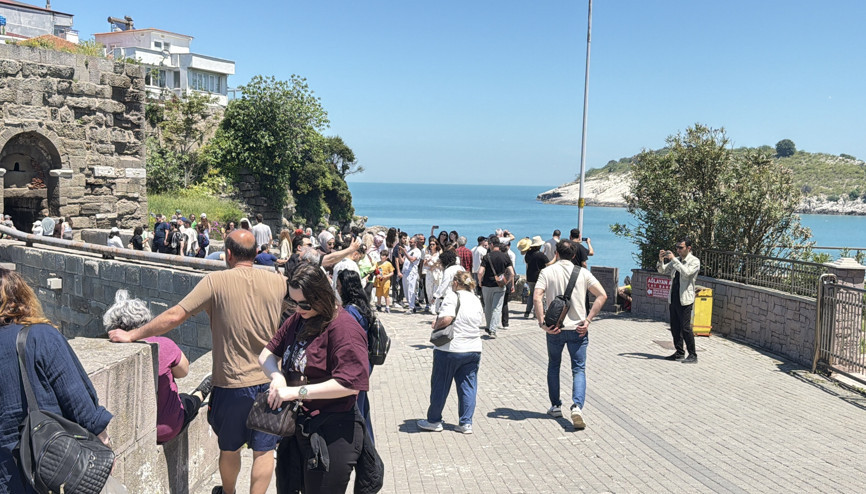 Amasrada bayram yoğunluğu; 5 günde 25 bin 308 araç girişi oldu