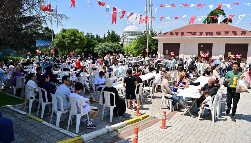 Bahçelievler Belediyesi bayramlaşma programı düzenledi