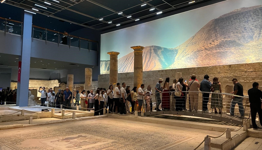 Zeugma Mozaik Müzesine bayram tatilinde ziyaretçi akını