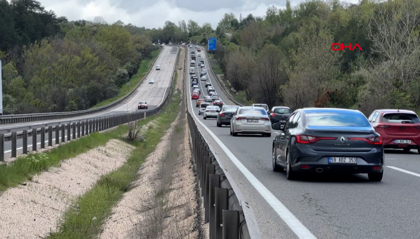 Bayram tatilcilerinin dönüşü başladı: Trafik durma noktasına geldi