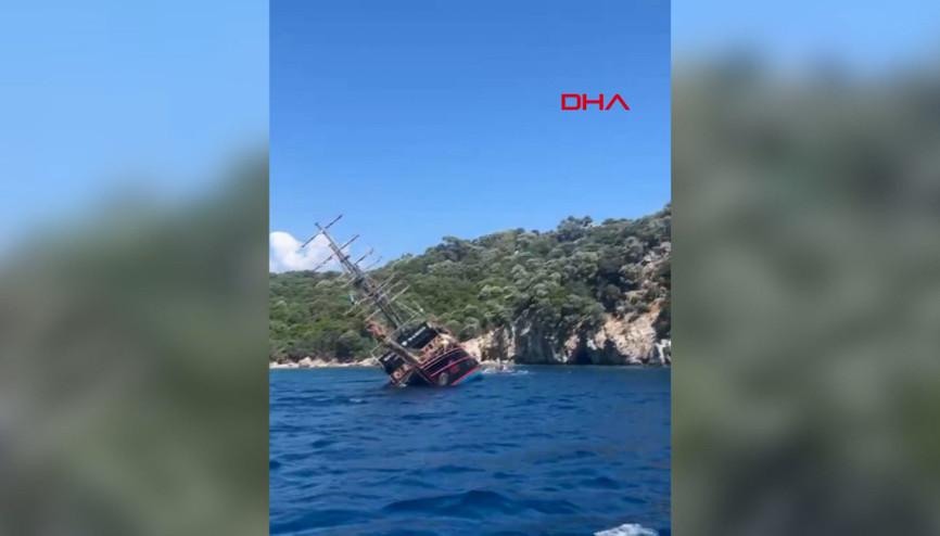 Marmaris’te tur teknesi battı Marmaris’te tur teknesi battı