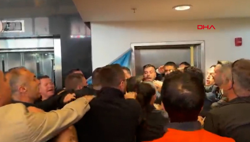 CHP Genel Merkez’de arbede yaşandı