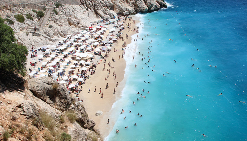 Kaputaş turizmcileri sevindirdi: Avrupa’nın en iyi 10 plajından biri