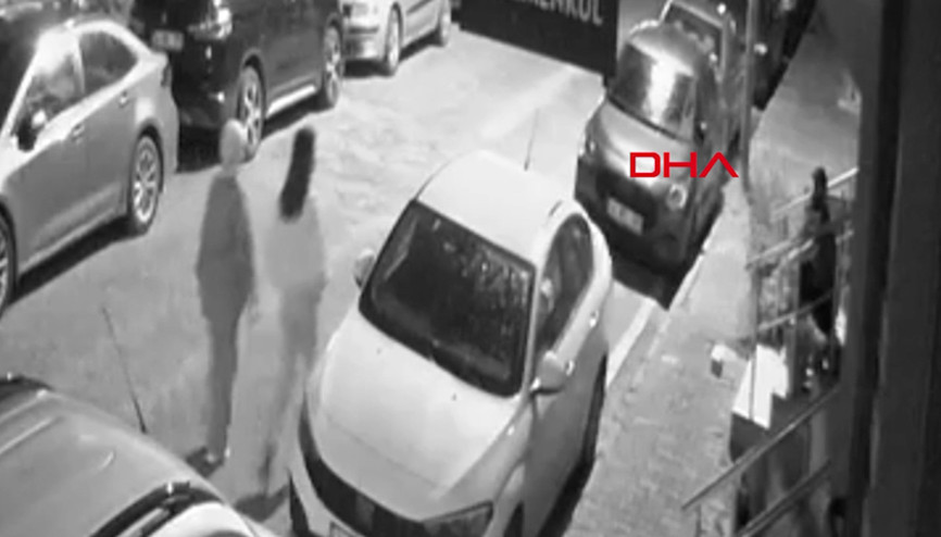 Esenyurtta tartıştığı eniştesi aracını kundakladı; Binayı da yakacağını söylüyor Esenyurtta tartıştığı eniştesi aracını kundakladı; Binayı da yakacağını söylüyor