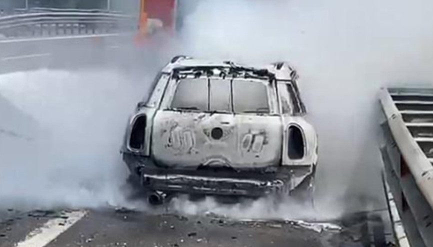 Bolu Dağı Tüneli girişinde korku dolu anlar: Otomobil alev alev yandı