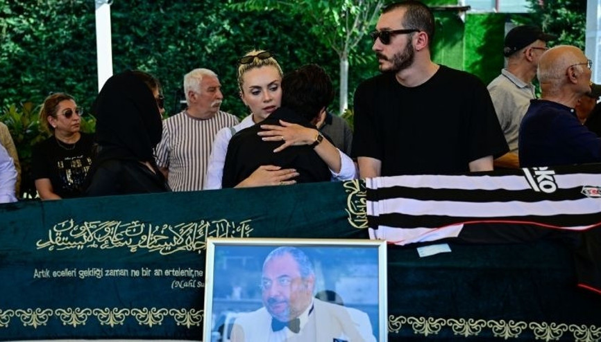 Gazeteci Reha Muhtara veda... Son yolculuğuna uğurlandı