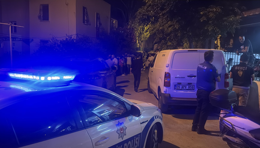 Babasının cenazesiyle 2 gün aynı evde yaşadı