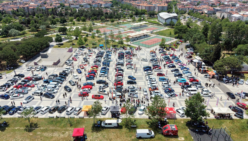 Tekirdağ’da, modifiye araç tutkunları bir araya geldi