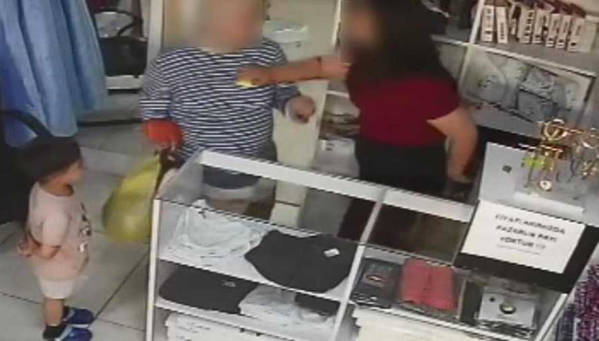 Pantolon paçasını yaptırdı, tartıştığı terzinin kızını dövdü Pantolon paçasını yaptırdı, tartıştığı terzinin kızını dövdü